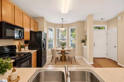 Entry Way - 100 Xander Dr, Greer, SC 29650 photo 2 of 7