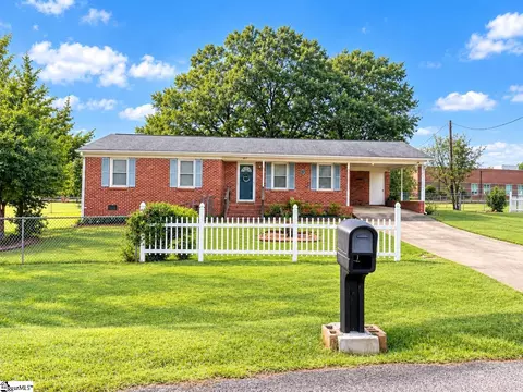 12 Ferol Dr, Greenville, SC 29611