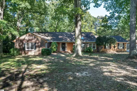 1510 Barberry Ln, Spartanburg, SC 29302