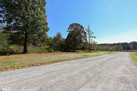 47 Mccauley Rd, Travelers Rest, SC 29690