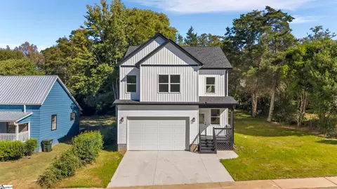 243 Poole St, Woodruff, SC 29388