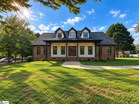 322 Indian Summer Ln, Boiling Springs, SC 29316