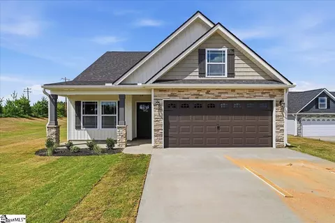 101 Crooked Tree Dr, Gaffney, SC 29341