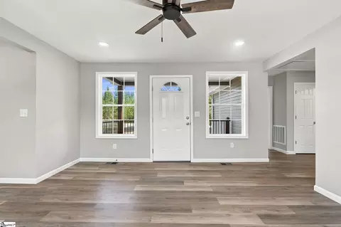 Living - 3545 Erwin Mill Rd, Honea Path, SC 29654 photo 4 of 7