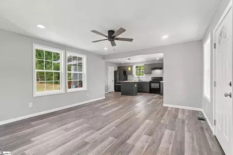 Living - 3545 Erwin Mill Rd, Honea Path, SC 29654 photo 6 of 7