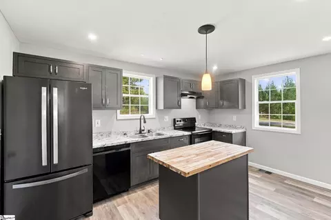 Kitchen - 3545 Erwin Mill Rd, Honea Path, SC 29654 photo 1 of 3