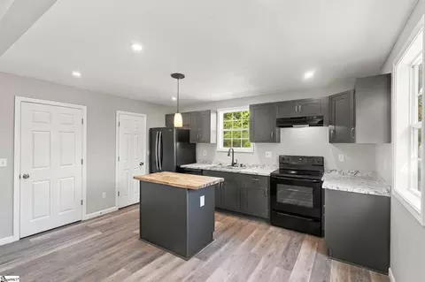Kitchen - 3545 Erwin Mill Rd, Honea Path, SC 29654 photo 2 of 3