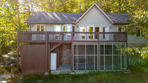 120 Packs Mountain Ridge Rd, Taylors, SC 29687