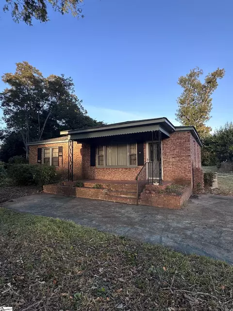 403 Oak Grove Rd, Spartanburg, SC 29301