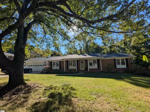 10 Ravensworth Rd, Taylors, SC 29687