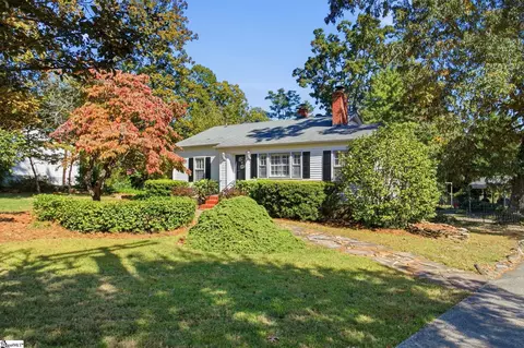 28 Shadow Ln, Taylors, SC 29687