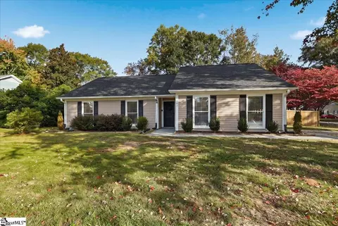 102 Burwood Dr, Simpsonville, SC 29681