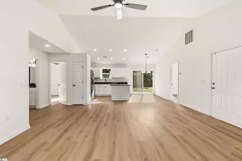 Living - 257 Ashley Danielle Dr, Duncan, SC 29334 photo 4 of 6