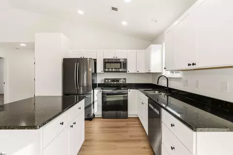 Kitchen - 257 Ashley Danielle Dr, Duncan, SC 29334 photo 2 of 3