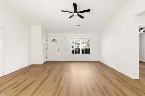 Living - 257 Ashley Danielle Dr, Duncan, SC 29334 photo 1 of 6