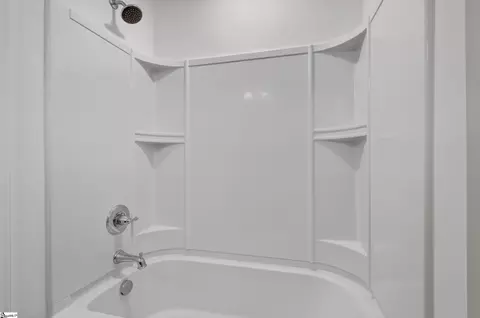 Bath - 105 Middleby Way, Greer, SC 29650 photo 2 of 5