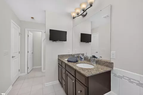 Bath - 105 Middleby Way, Greer, SC 29650 photo 4 of 5