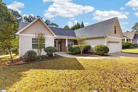 246 Waters Rd, Taylors, SC 29687