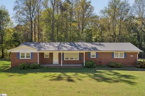 144 Greenbriar Dr, Liberty, SC 29657