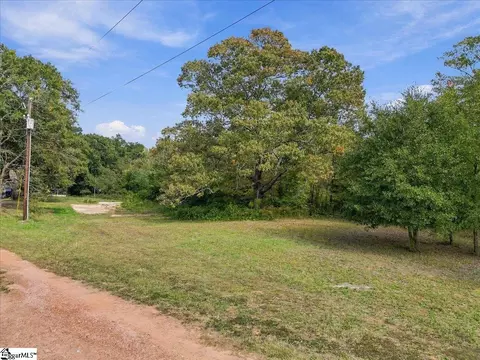 223 B St, Greer, SC 29650 photo 3