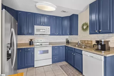 Kitchen - 112 B Reef Ct, Easley, SC 29642 photo 2 of 3