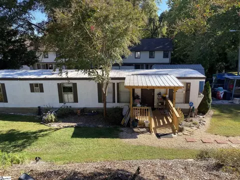 707 W Warehouse Ct, Taylors, SC 29687