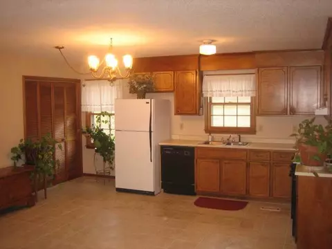 7 Pruitt St, Honea Path, SC 29654 photo 3