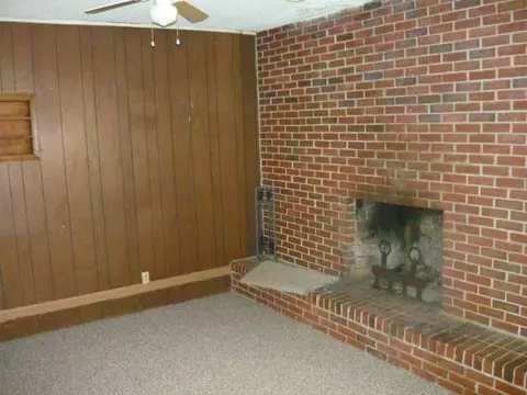 204 Walnut Dr, Pickens, SC 29671 photo 2