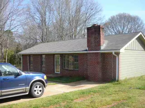 204 Walnut Dr, Pickens, SC 29671 photo 1