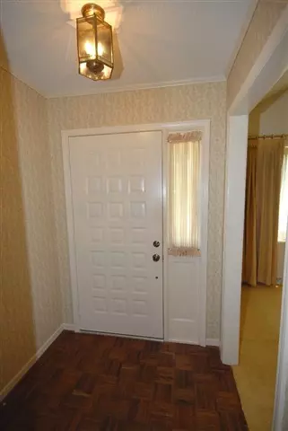 204 Evans Dr, Central, SC 29630 photo 2