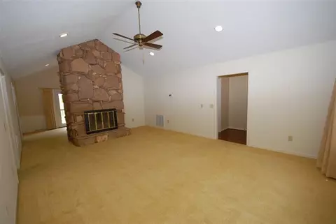 204 Evans Dr, Central, SC 29630 photo 3