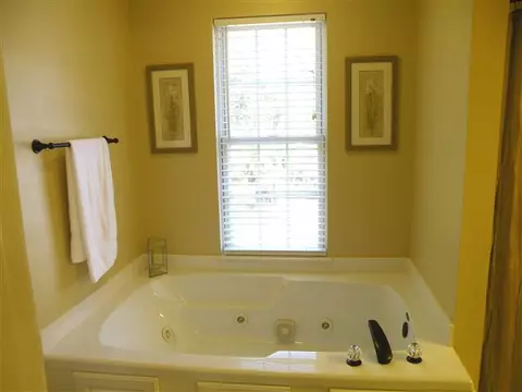 879 Cherry St, Pendleton, SC 29670 photo 10