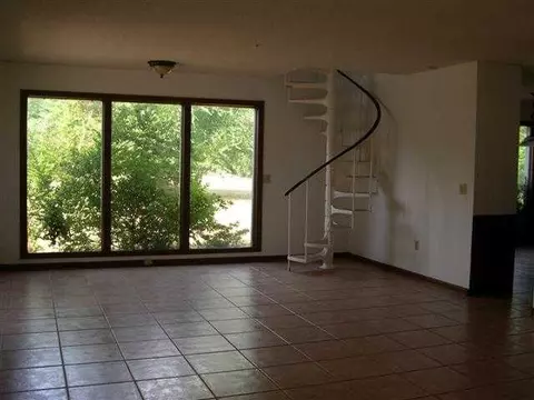 100 E Church Rd, Easley, SC 29642 photo 4