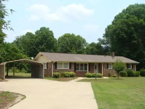 129 E Bearswamp Rd, Walhalla, SC 29691 photo 1