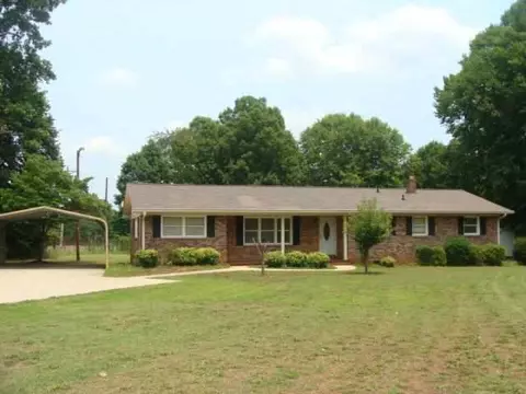 129 E Bearswamp Rd, Walhalla, SC 29691 photo 2