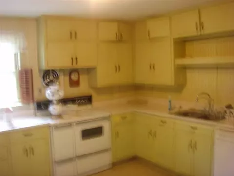 309 Gassaway St, Central, SC 29630 photo 5