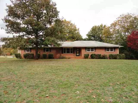 1801 Bolt Dr, Anderson, SC 29621 photo 1