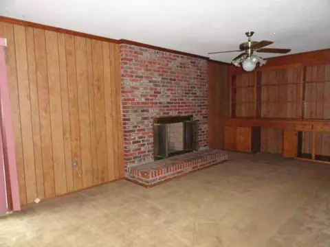 1801 Bolt Dr, Anderson, SC 29621 photo 3