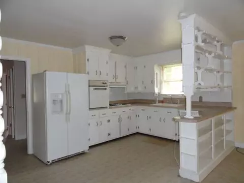 400 W Hampton Ave, Honea Path, SC 29654 photo 5