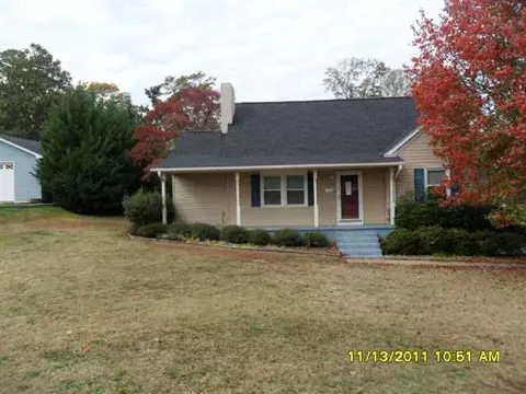 75 E Cork St, Ware Shoals, SC 29692 photo 1