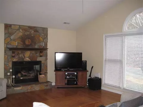 100 Carolina Dr, Clemson, SC 29631 photo 3