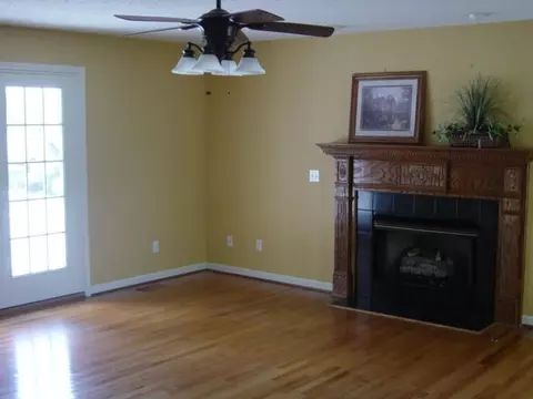 200 Tulip Tree Ct, Easley, SC 29642 photo 3