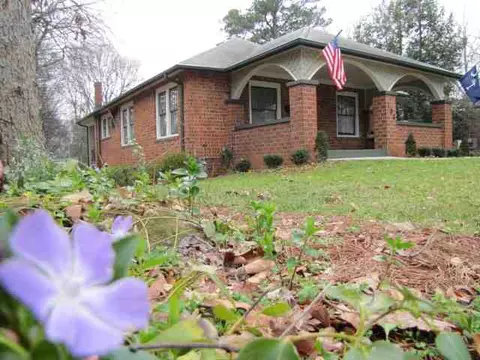 208 E South 3rd St, Seneca, SC 29672 photo 1