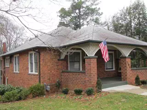 208 E South 3rd St, Seneca, SC 29672 photo 4