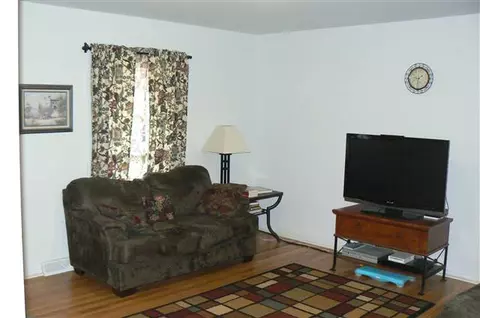 203 Sanders Rd, Central, SC 29630 photo 2