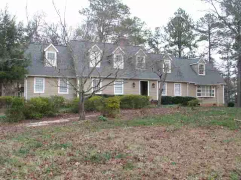 618 Pinecrest Dr, Seneca, SC 29678 photo 1