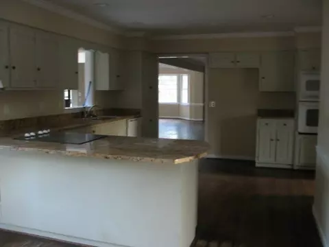 618 Pinecrest Dr, Seneca, SC 29678 photo 8