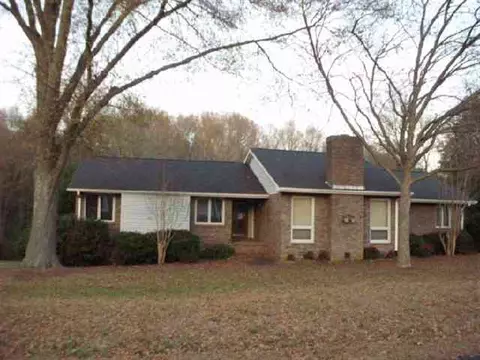 700 Pinewood Dr, Pendleton, SC 29670 photo 1