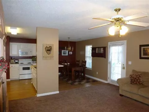 102 Periwinkle Ct #WHISPERING OAKS, Pendleton, SC 29670 photo 6