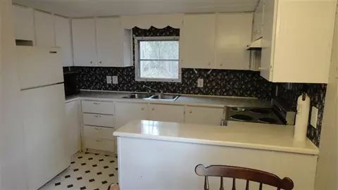 129 Peninsula Dr, Starr, SC 29684 photo 11
